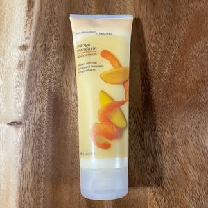 🍁NEW Bath & Body Works Mango Madarian Lotion